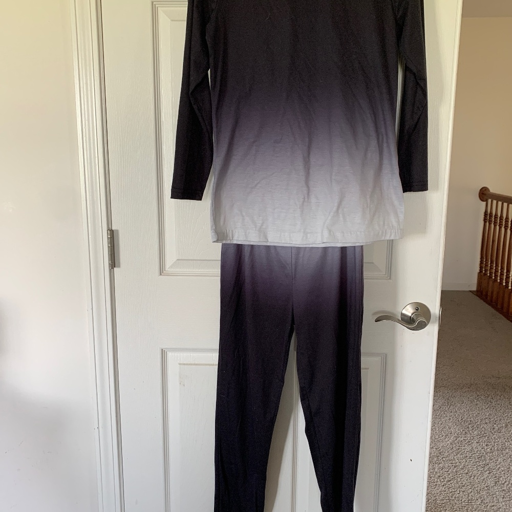 Two toned pant suit